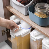 GadgetChefs™ 2.5L Sealed Food Storage Container – Portable Rice & Grain Kitchen Organizer